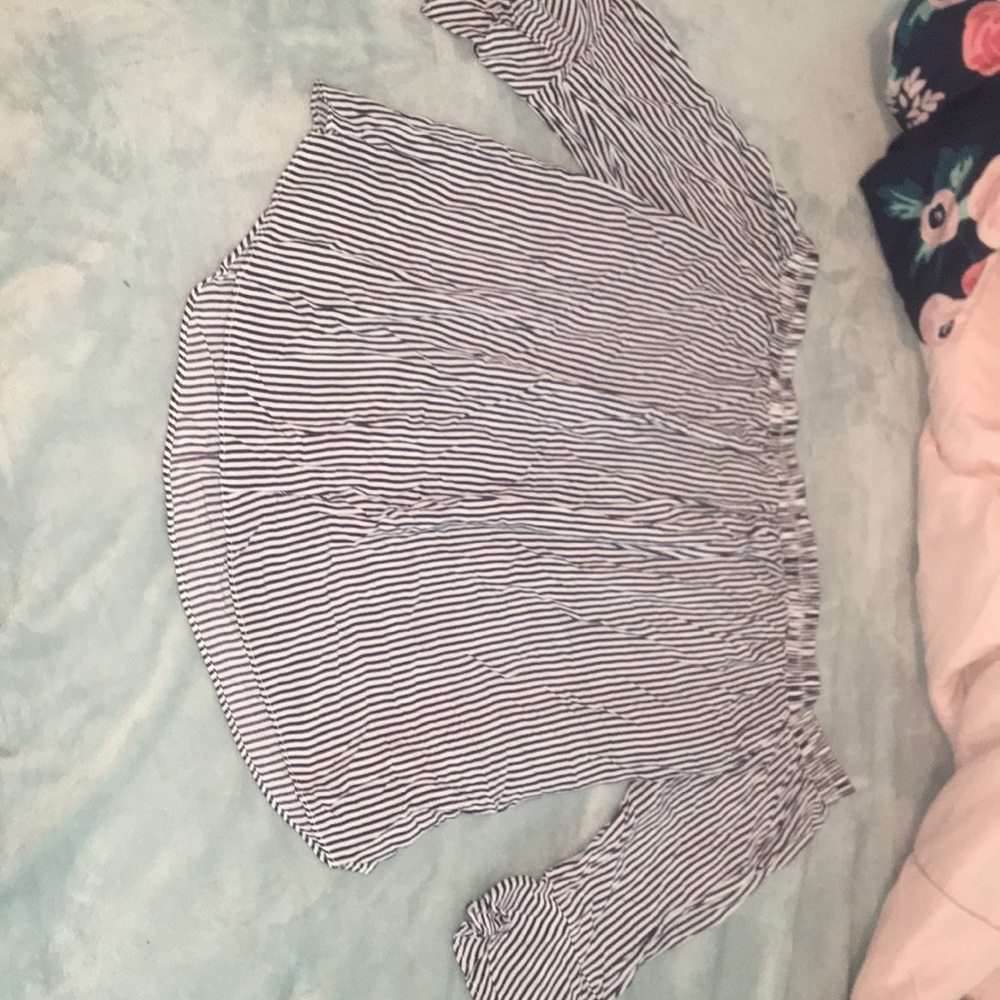 Off shoulder old navy shirt